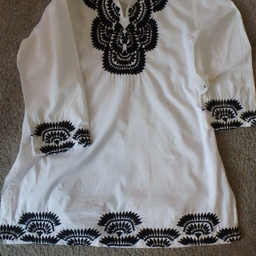 GORGEOUS embroidered Aventura blouse/tunic - Picture 2 of 7